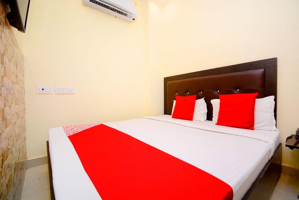 OYO 38733 The Sai Palace