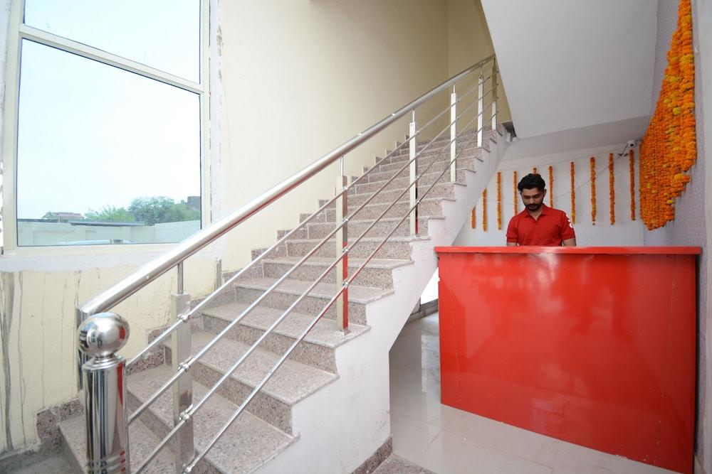 OYO 37658 King Palace