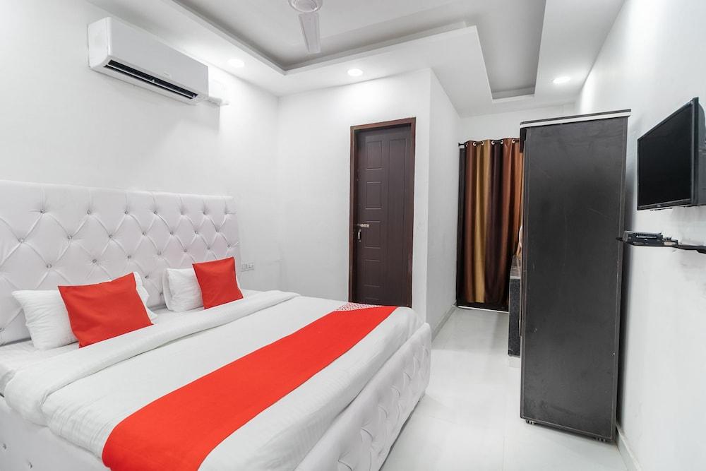 OYO 40460 Paradise Studio