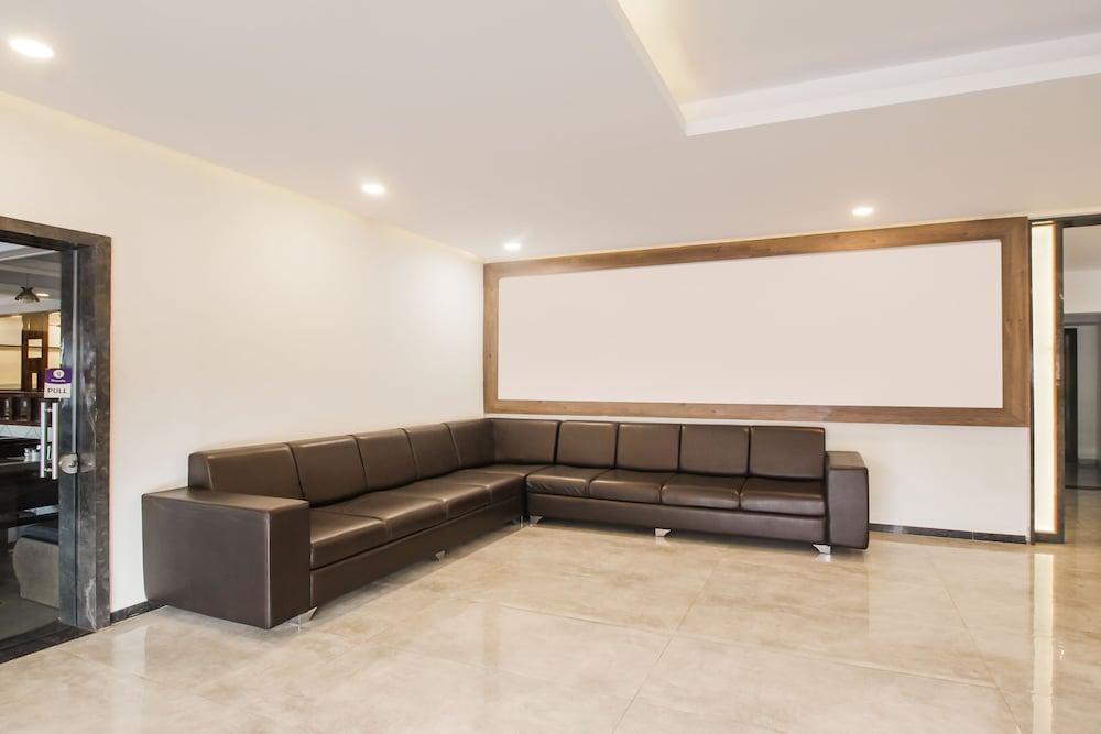 OYO 30651 Hotel Meridian