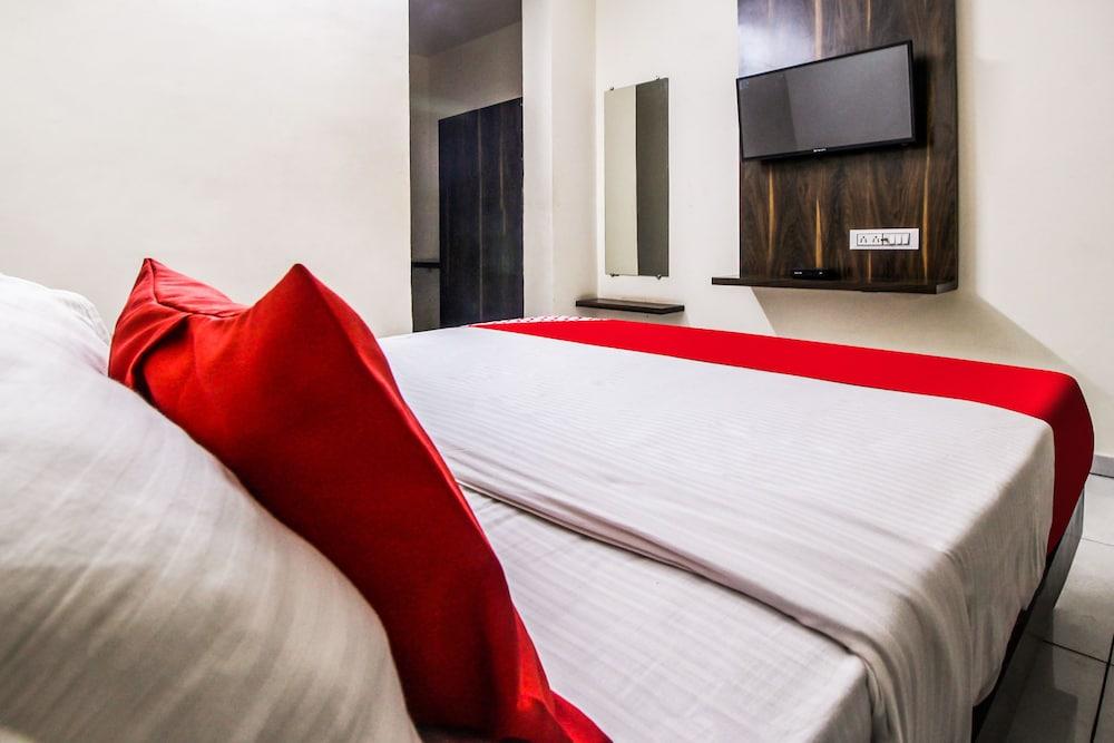 OYO 30651 Hotel Meridian