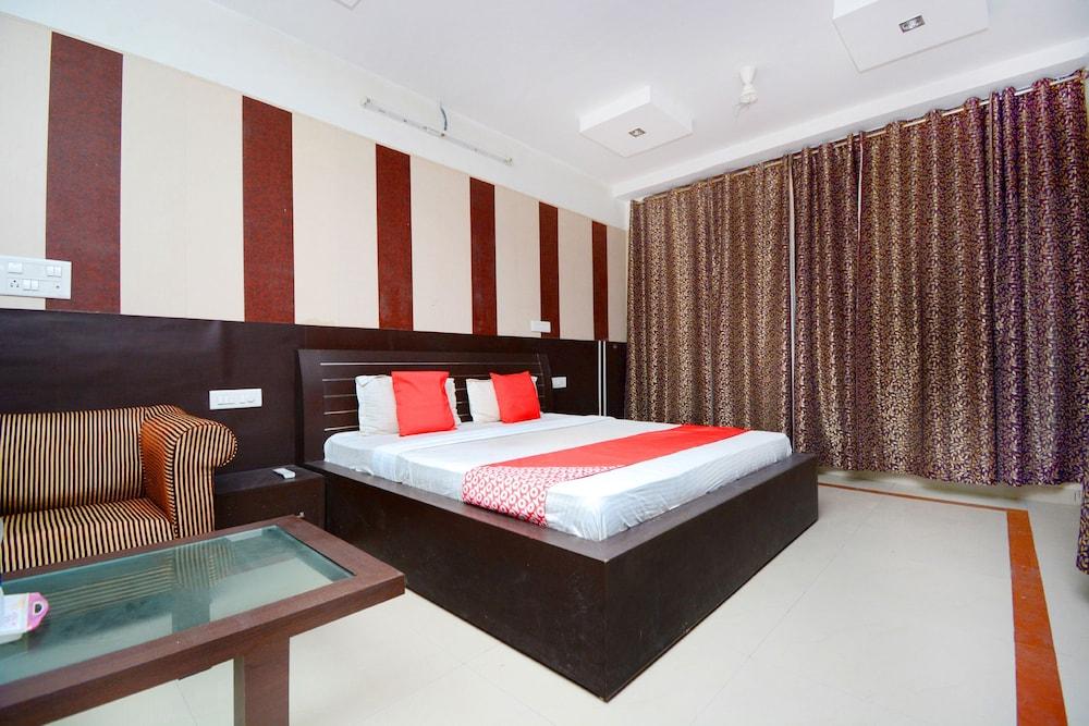 OYO 37129 Hotel Piccadily