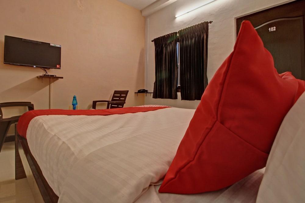 OYO 45997 Gsn Residency