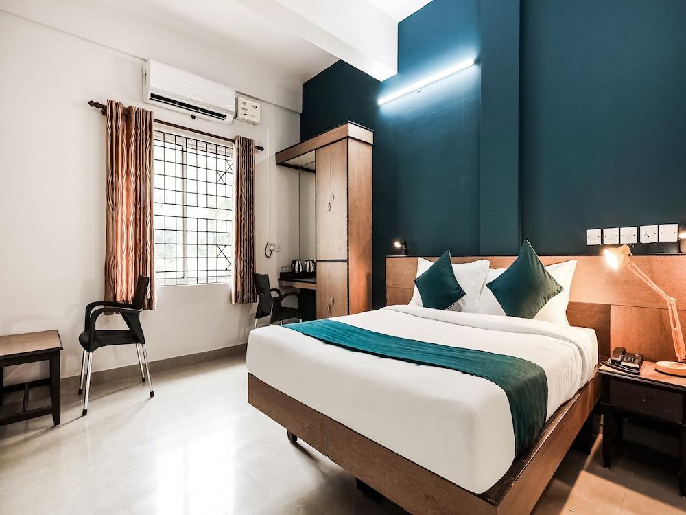 SilverKey Executive Stays 45762 Accadia Residency