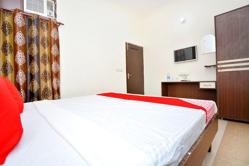 OYO 39597 Prince Paradise