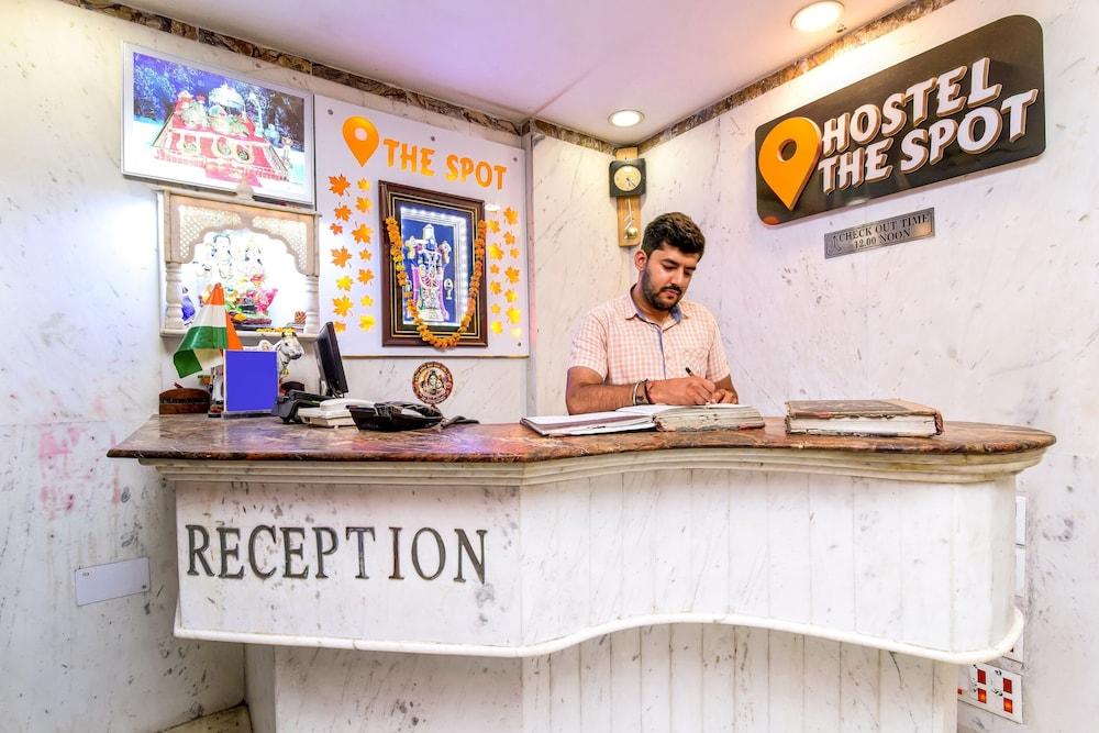 OYO 2064 Hotel The Spot