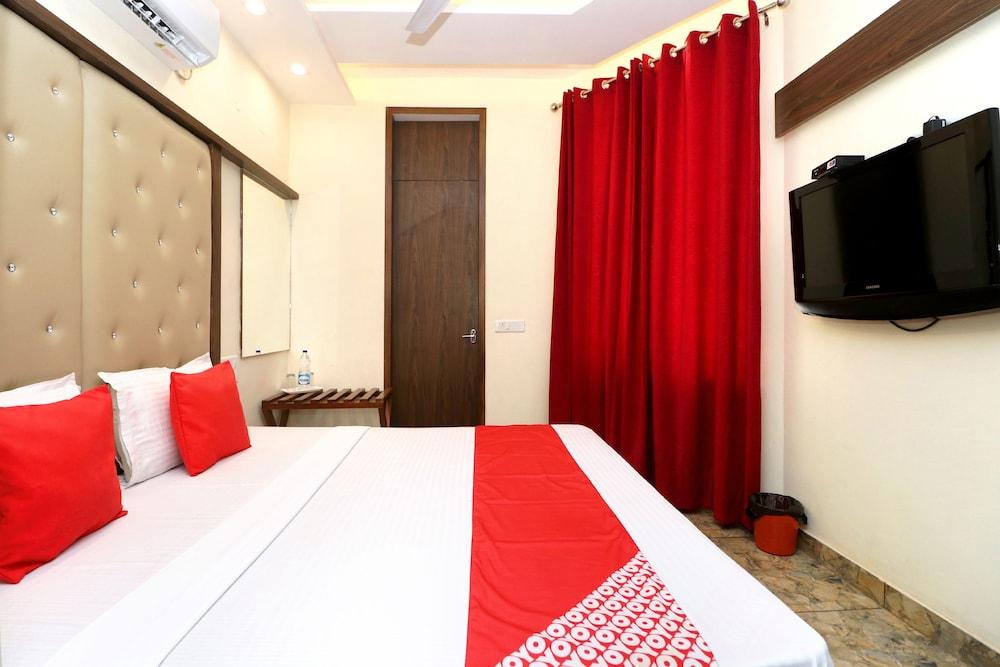 OYO 38616 Hotel Jeevak
