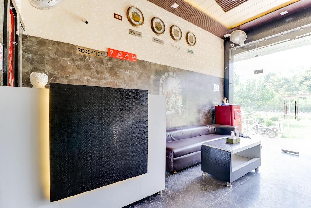 OYO 40405 Second Home Motel