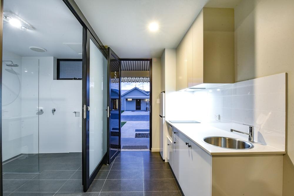 Aloha Central Premium Studios