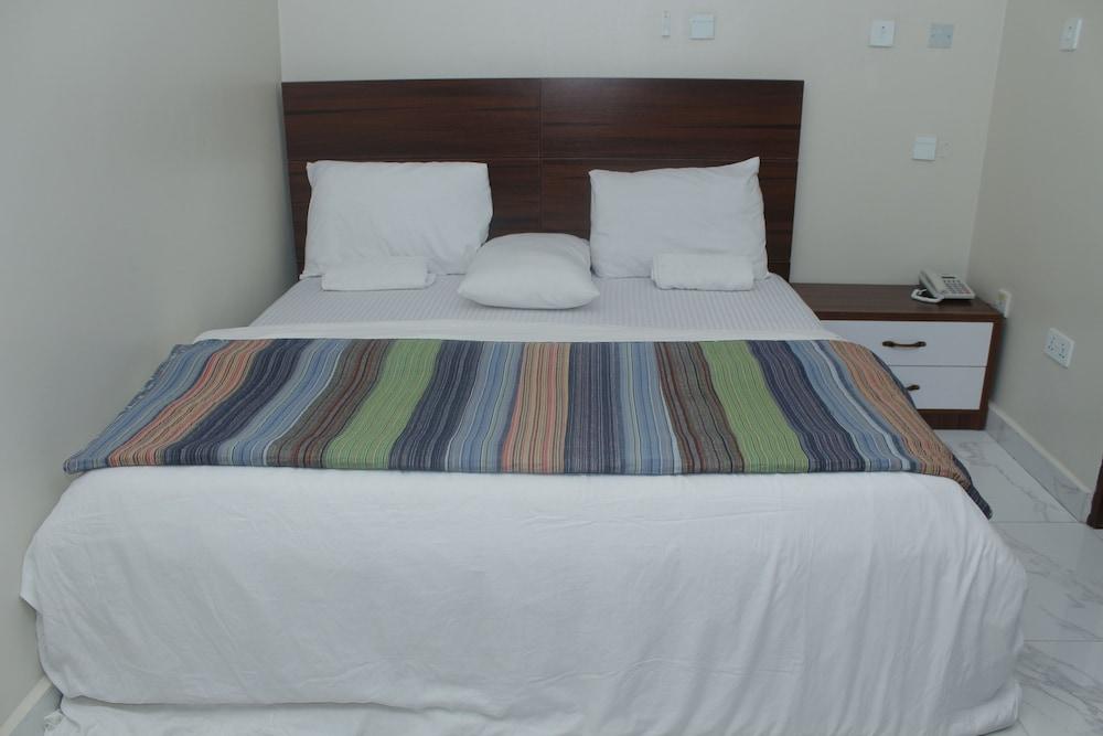 The College Court Suites