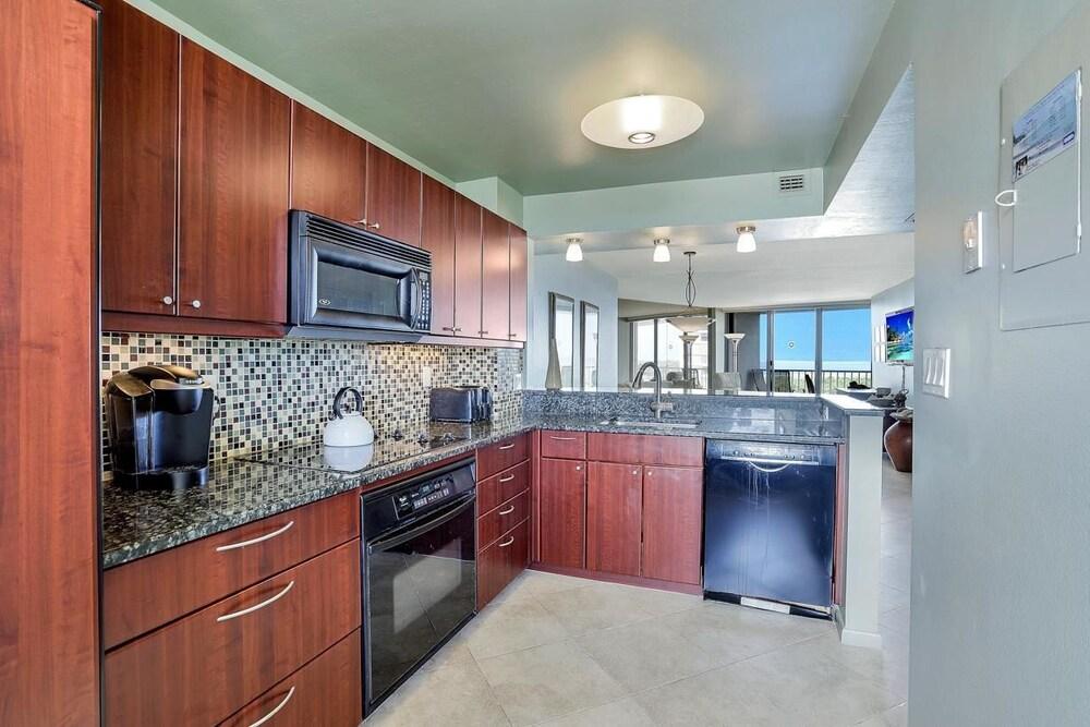 South Seas Tower 2-701