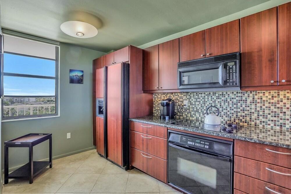 South Seas Tower 2-701