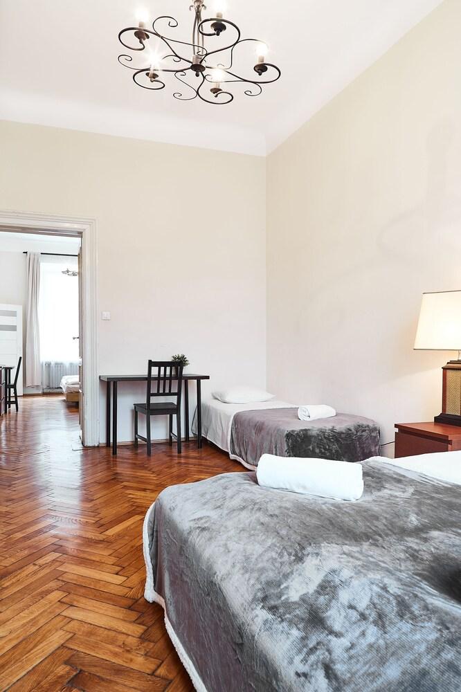 Prestige location - Pijarska street