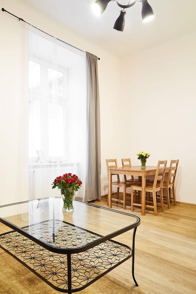 Dazzling view-Podzamcze street 2bed Apt.