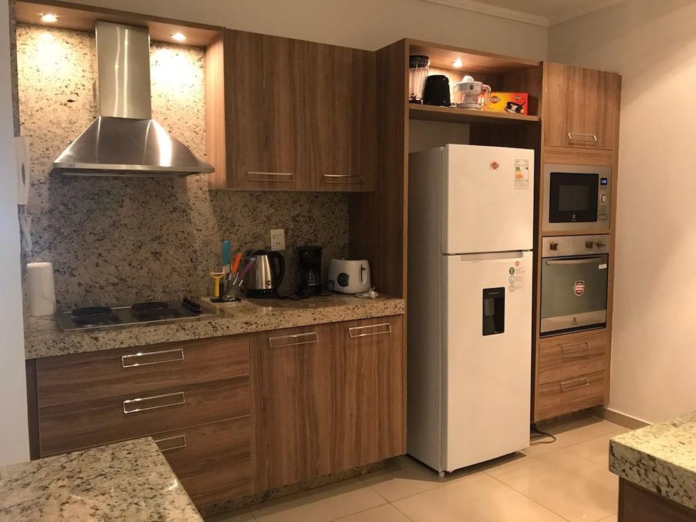 Domus Deluxe Apartment