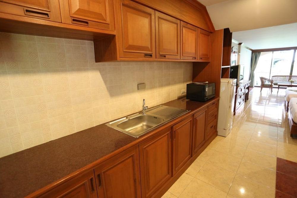 Krabi Redwood Resort