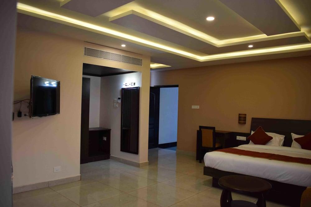 White Pearl Residency