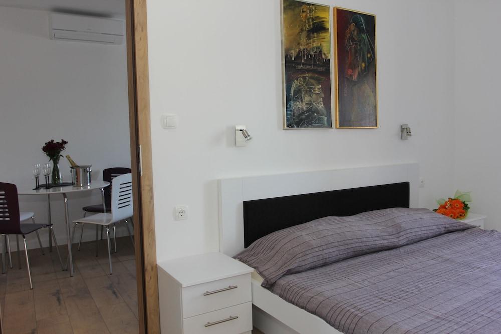 Apartment House Vitaic