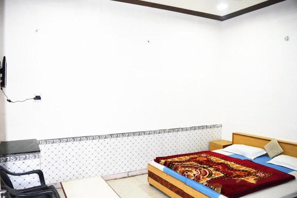 Hotel Goverdhan Tourist Complex