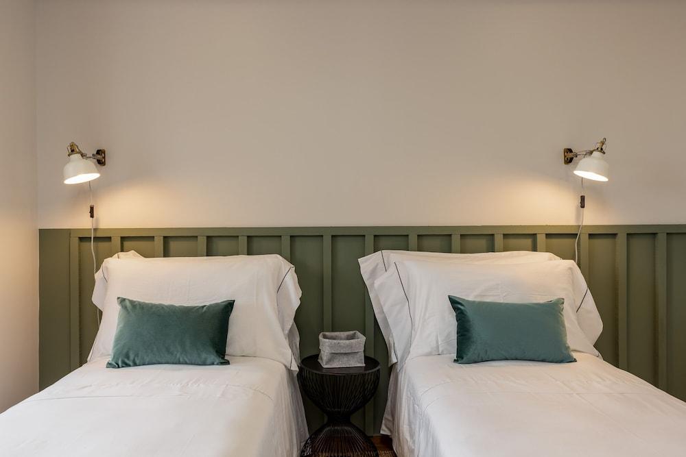 Feel Porto Wine Essence Flats