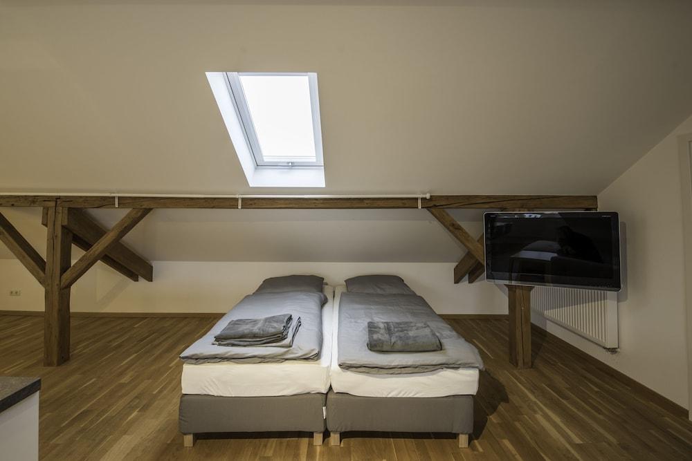 Friedrichs Apartments