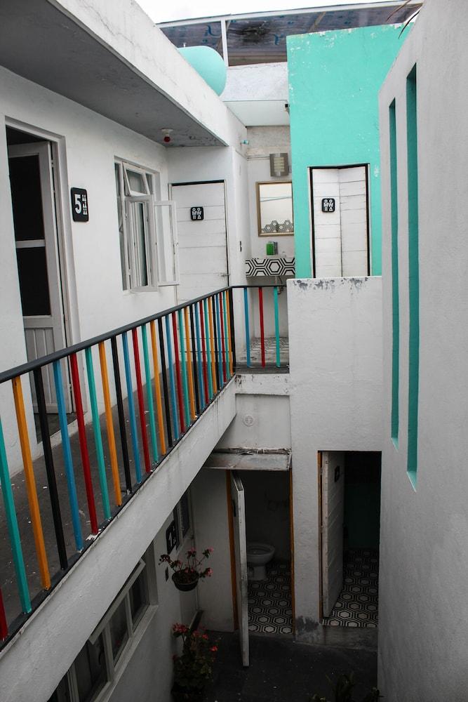 Jirafa Roja Hostel