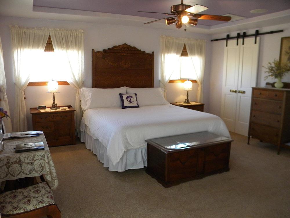 Dancing Moon Bed & Breakfast