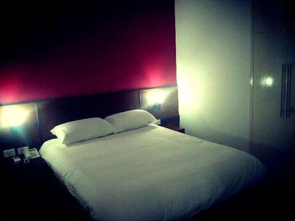 E-Just Hotel Borg El Arab