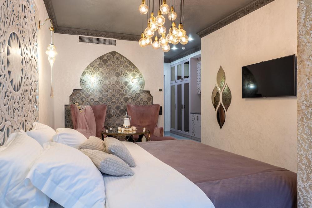 Mr. Grey Boutique Hotel