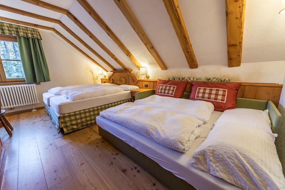 Rifugio Lago Nambino