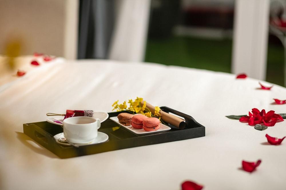 Shining Central Hotel & Spa