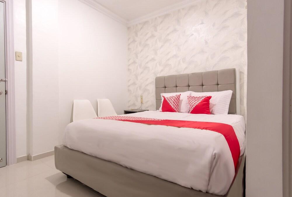 OYO 487 Gajah Mada Hotel