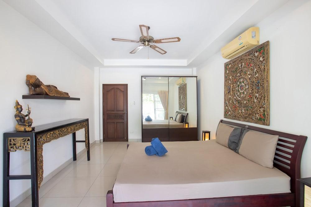 Tropical Thai Style 4BR Pool Villa Fanny