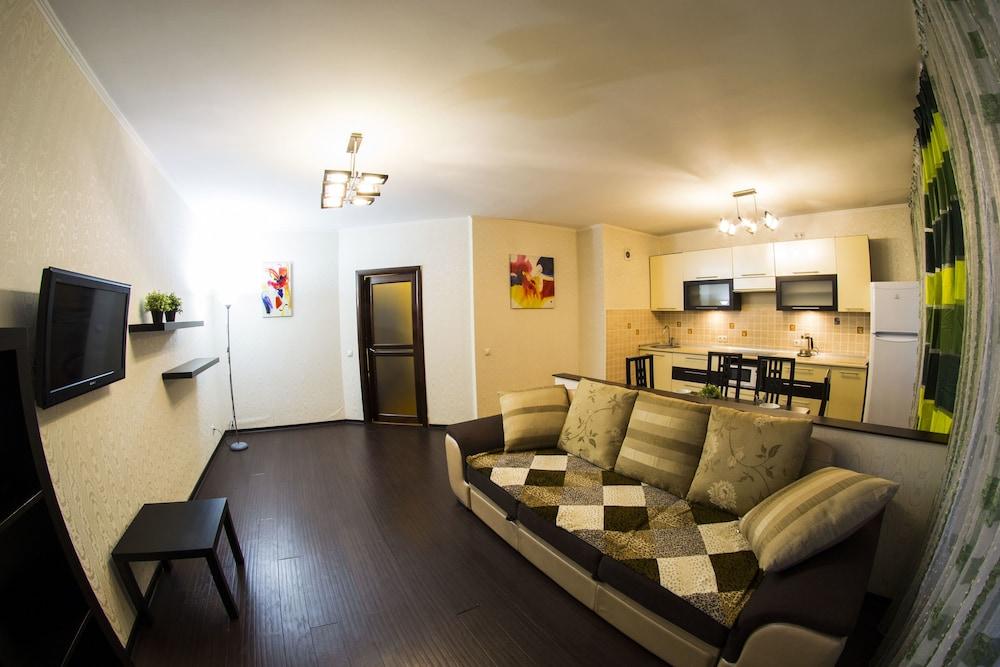 Apartment on Marshala Zhukova 101 b.1