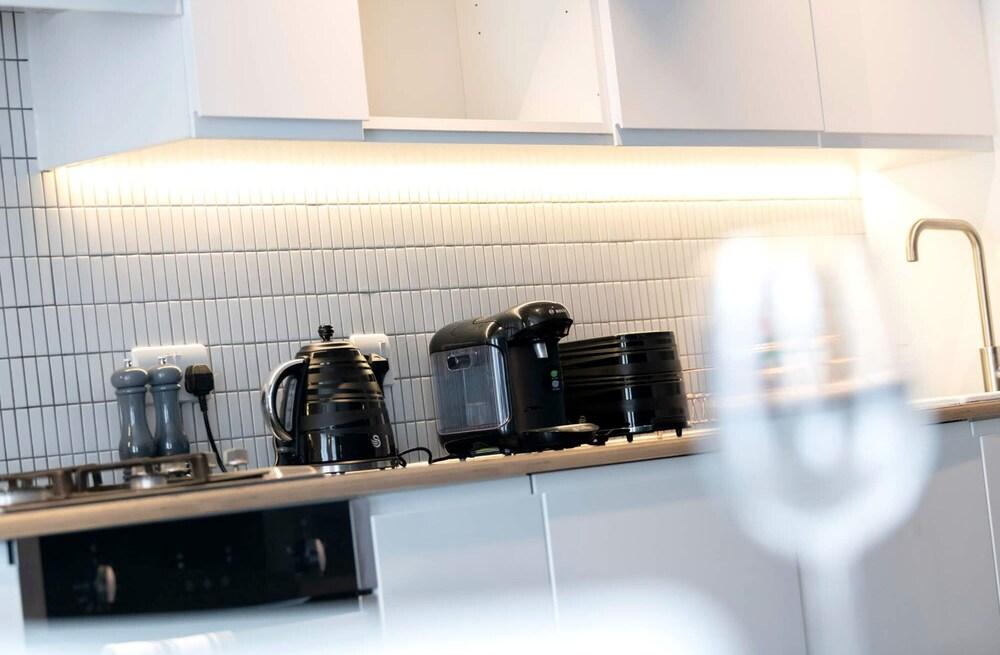 The New52 - A Modern 2 Bed Apartment Located in the Heart of Oxford City