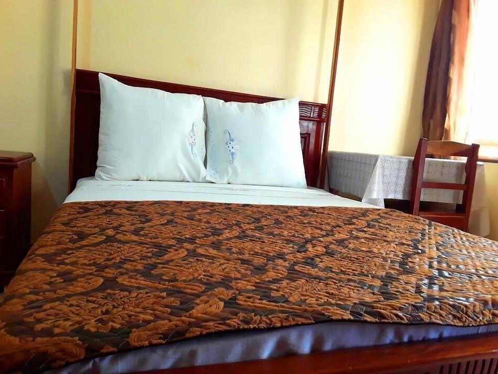 Diaspora Bénin Hôtel Christophe Elisabeth