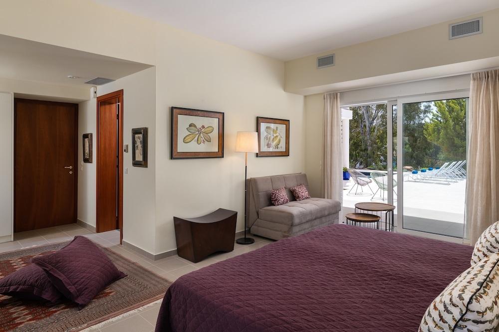 HillTop Luxury Villa