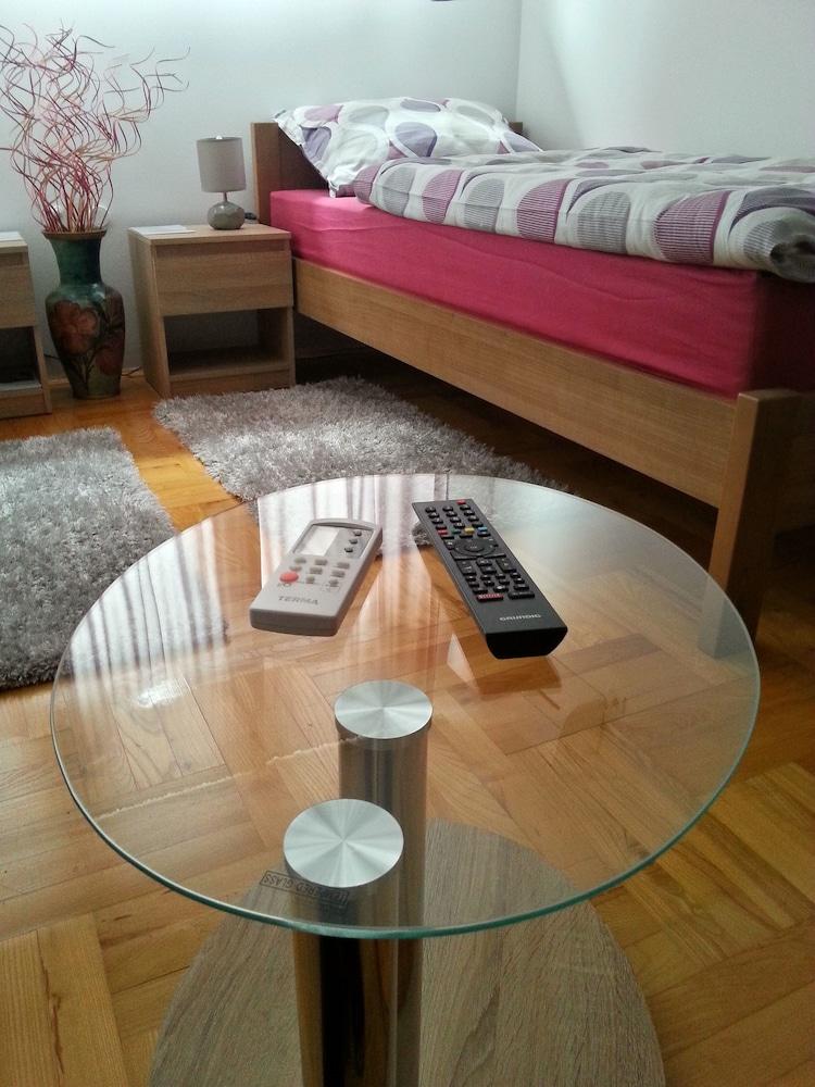 Studio Apartments Korosteljev