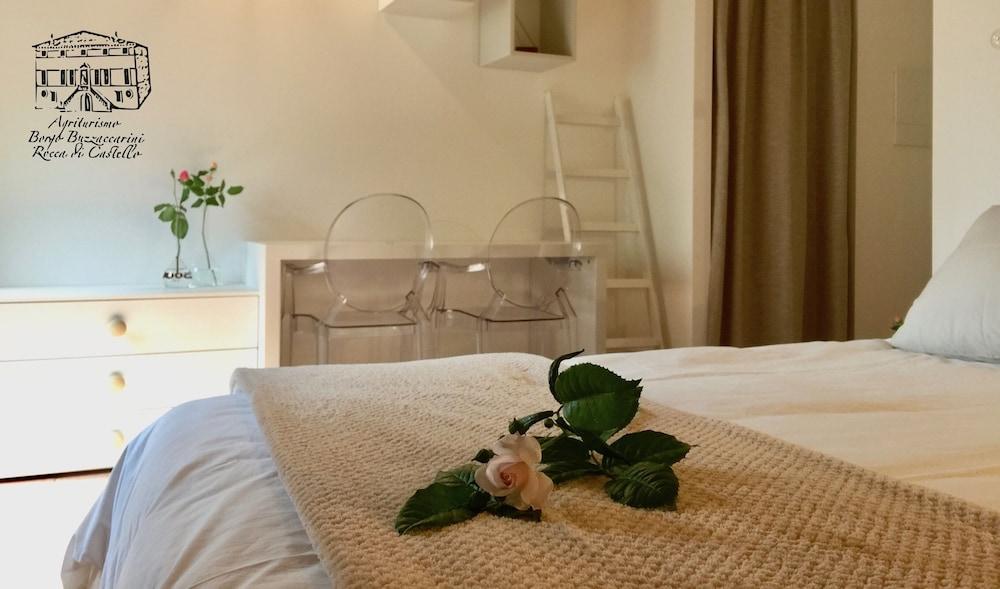 Borgo Buzzaccarini Rocca di Castello