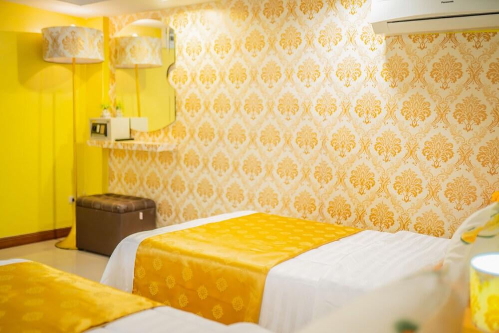 Mėnulis Coolly House Patong