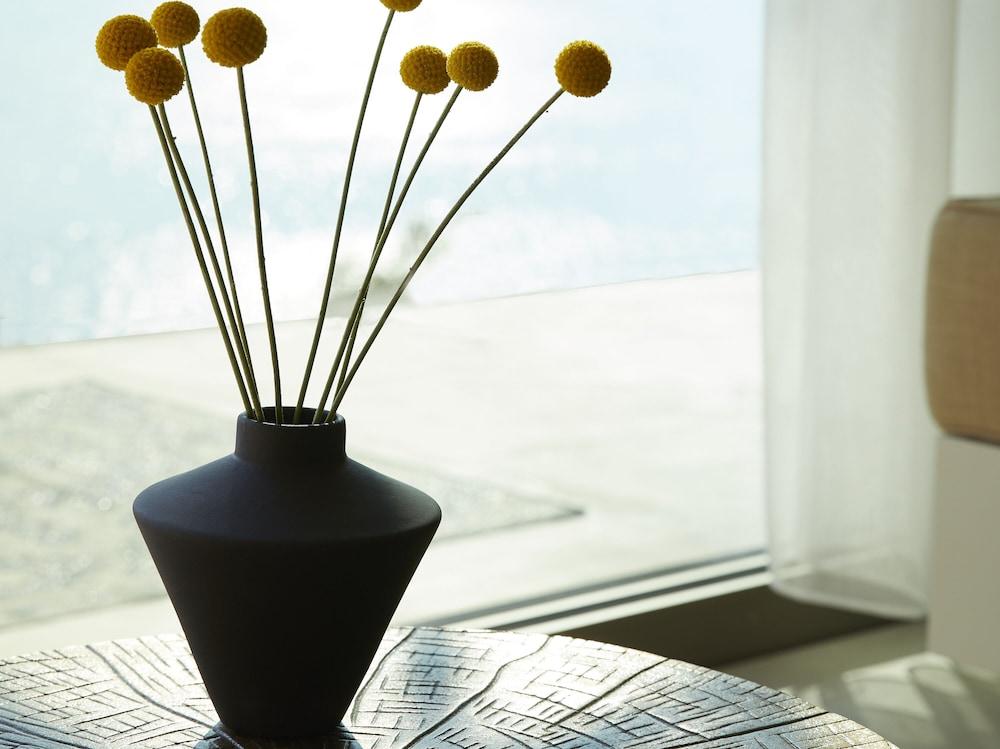 Elix, Mar-Bella Collection