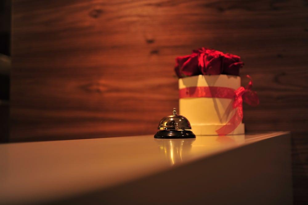 NV Luxury Suites & Spa