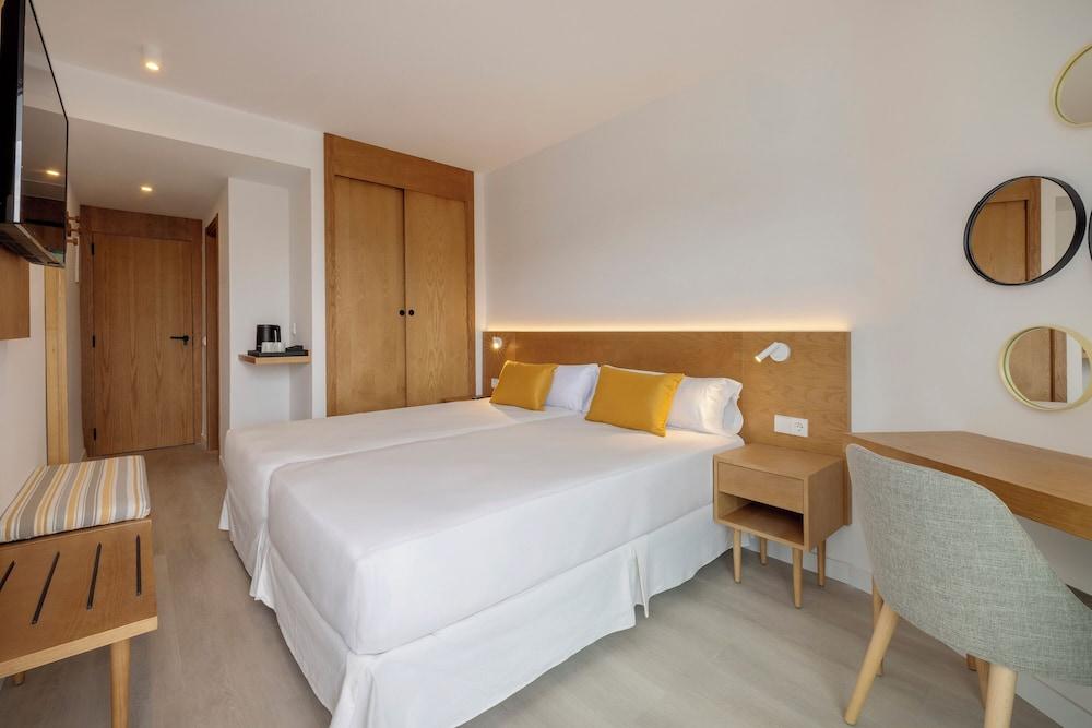 HM Isabela - Adults Only