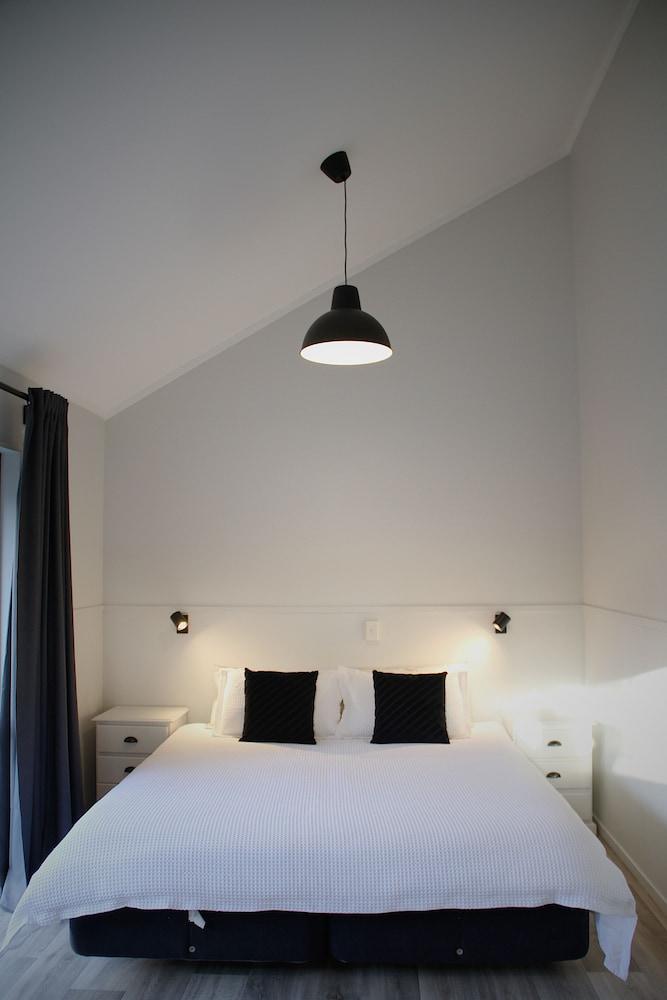 Hugo & Carter's Backpackers & Motel