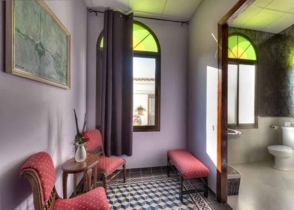 Hotel Casa Ceremines