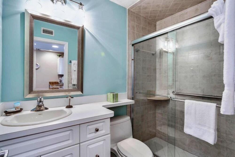 Sanibel Arms G2 1bed/1bath