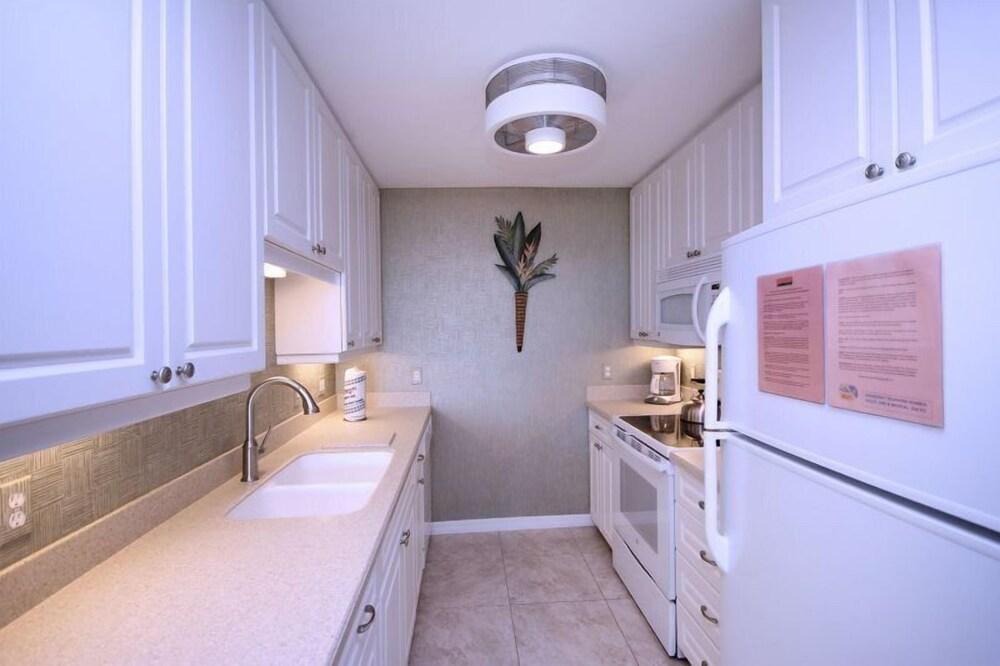 Sanibel Arms G8 2bed/2bath