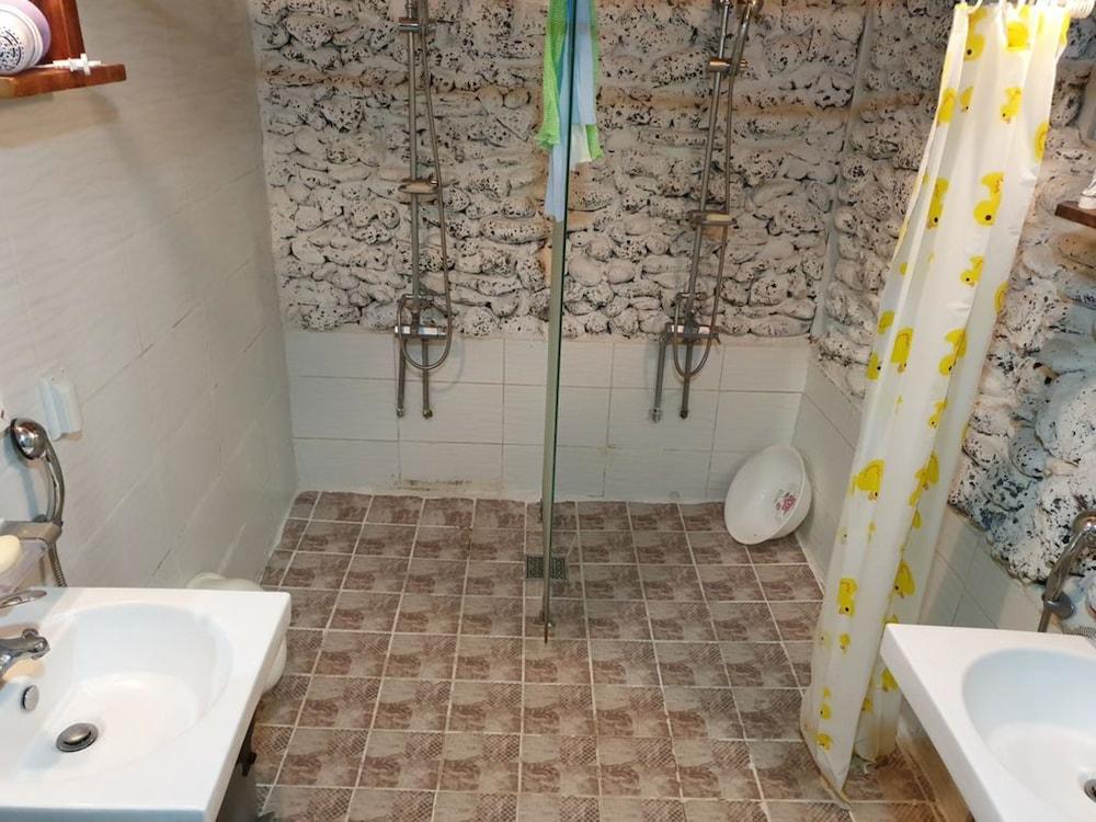 Guesthouse Party-Free Pub - Hostel