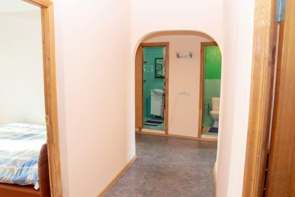 Apartment on Tolstogo St. 25