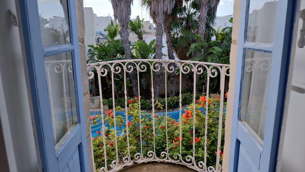 Village Knights Accommodation